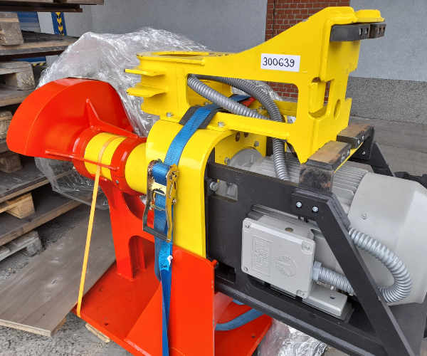 Změna technologie 5-osého centra za Brusný manipulátor