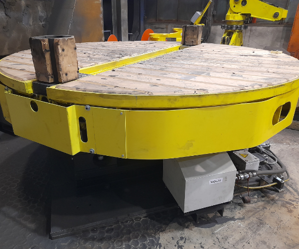 Změna technologie 5-osého centra za Brusný manipulátor